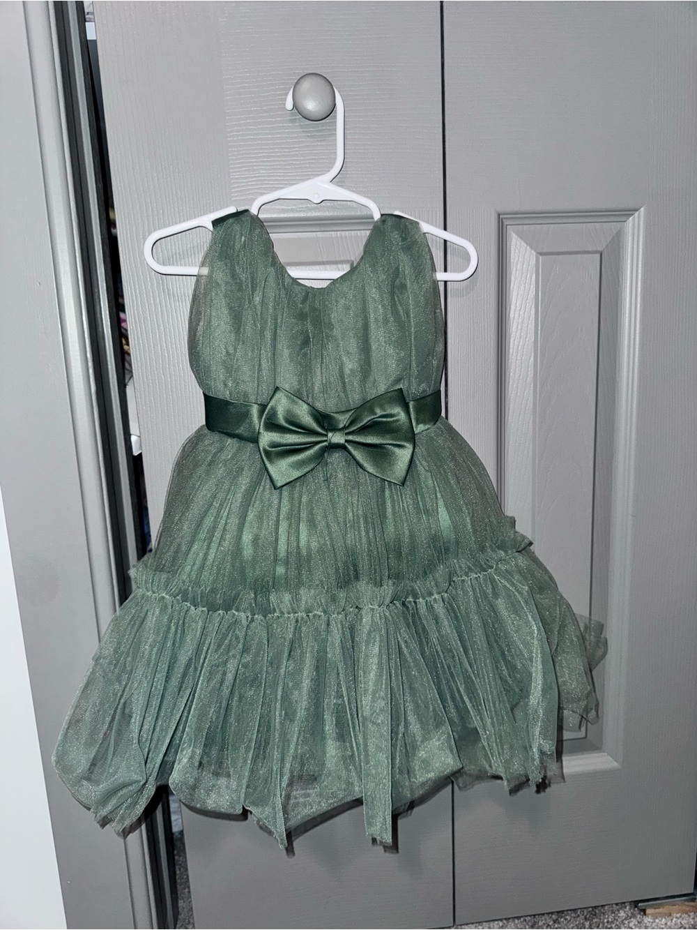Elegant Girls' Green Tulle Party Dress with Bow